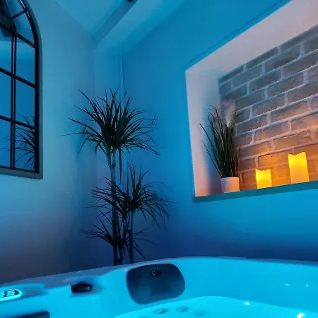 Jacuzzi Privatif Dans Maison De Village Au Calme Flaviac Esterno foto