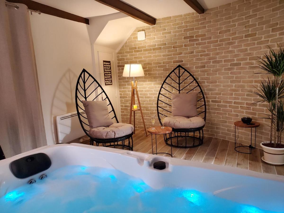 Holiday home Jacuzzi Privatif Dans Maison De Village Au Calme Flaviac